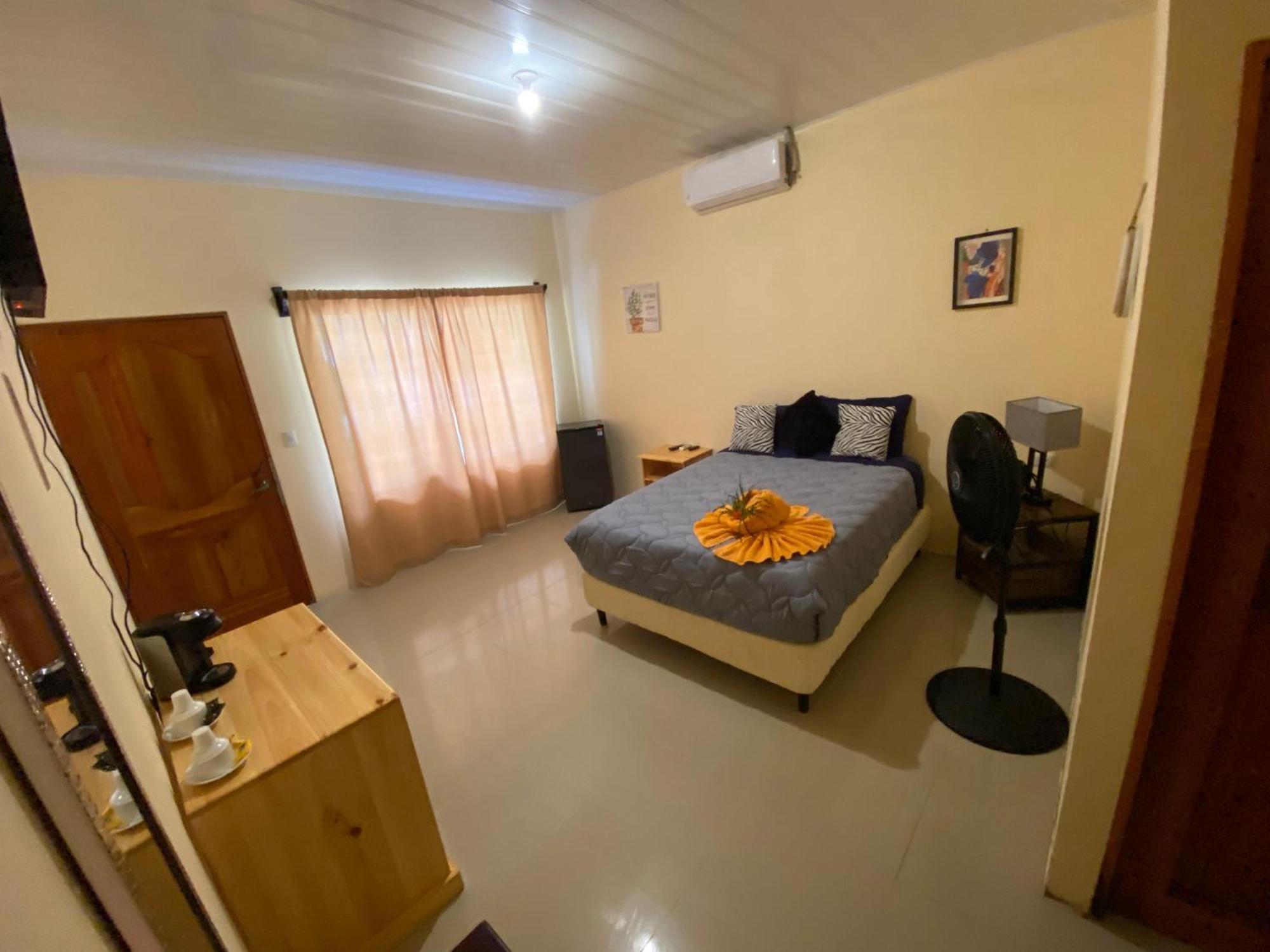 Отель Grand Park Manuel Antonio - Adults Only Экстерьер фото