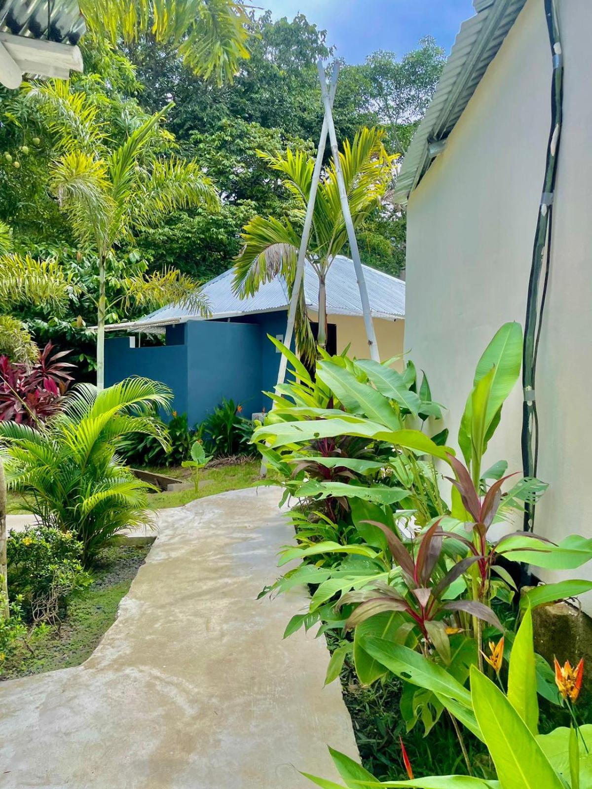Отель Grand Park Manuel Antonio - Adults Only Экстерьер фото